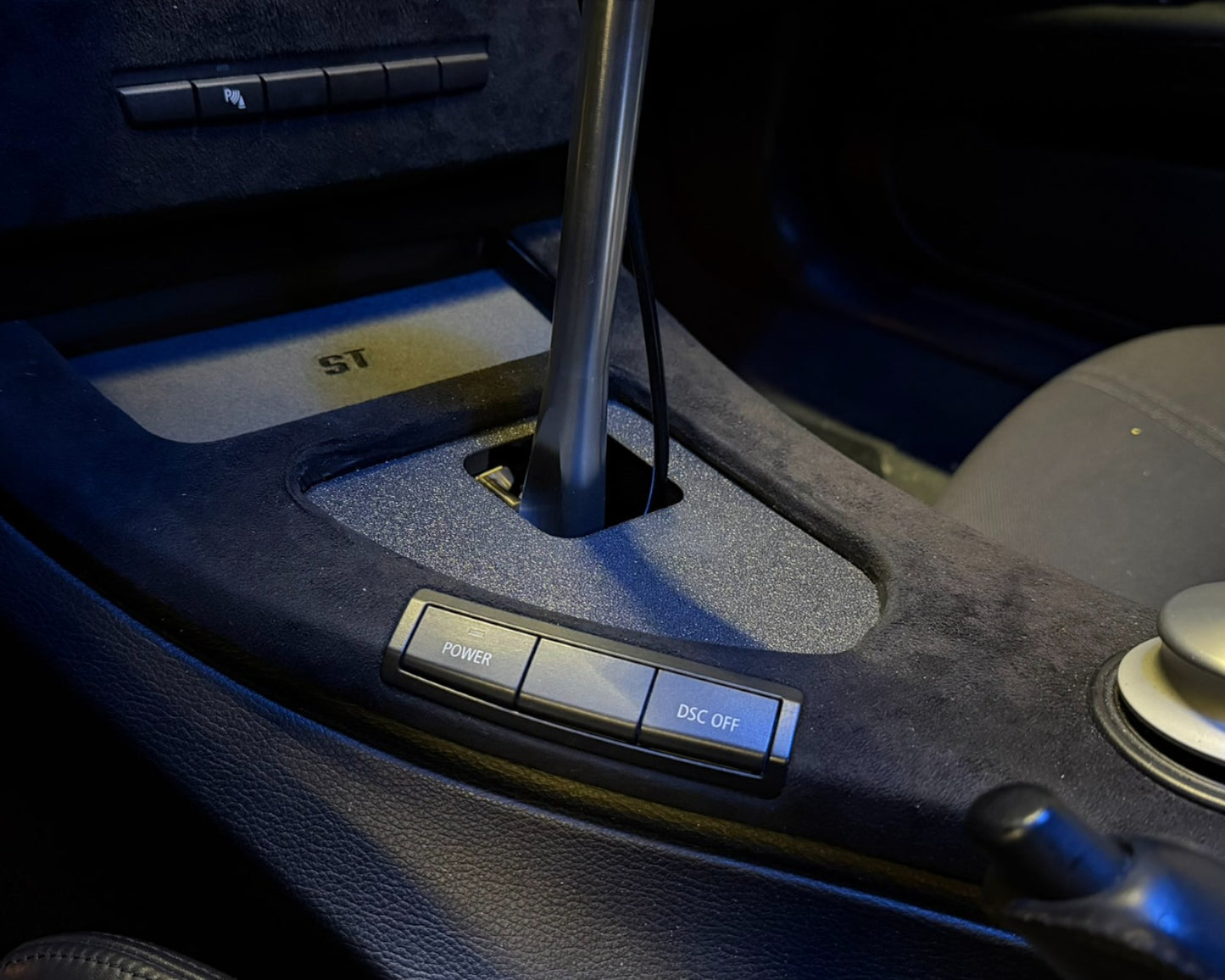 BMW E9X ST Trackparts Shifter Cover