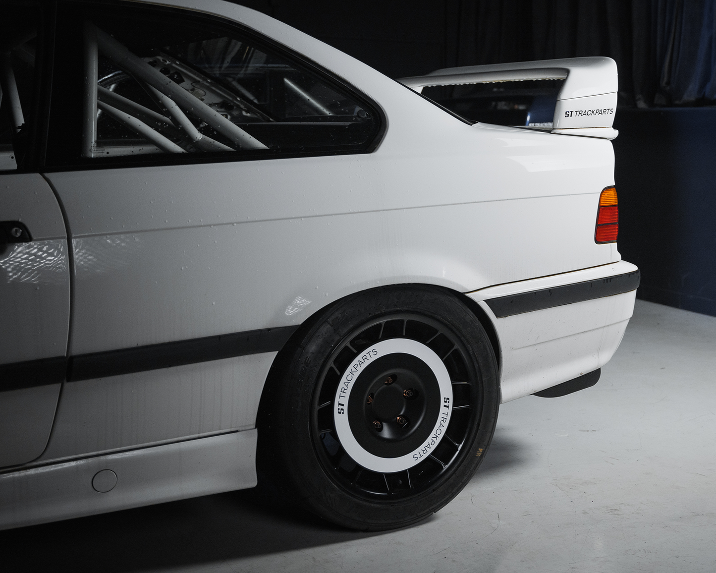 AeroDiscs for 17" Protrack ONE / Motec Nitro / APEX ARC-8 / APEX ML-10RT BMW E36/E46