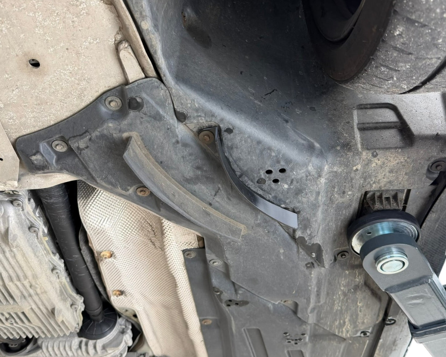 BMW G8X Underbody Flaps
